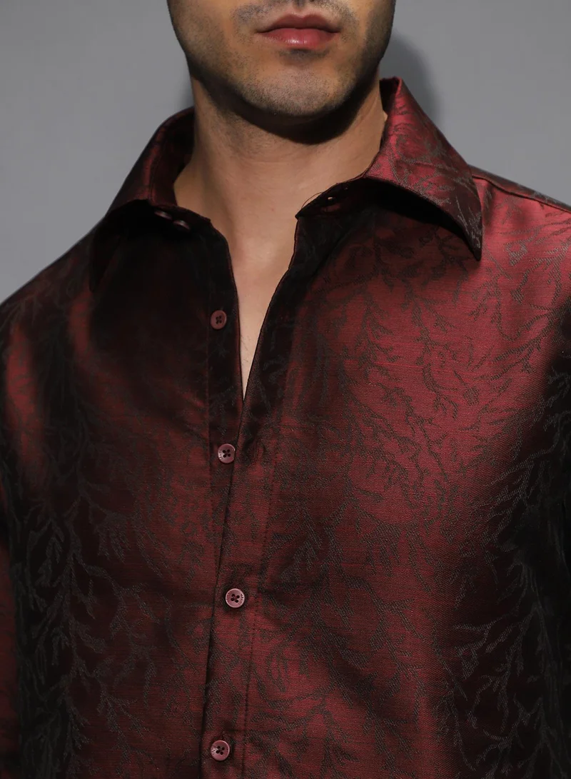 Campus Sutra Men's Burgundy Red Foliage-Woven Shirt For Casual Wear | Spread Collar | Long Cuffed Sleeves | Button Closure | Shirt Shirt Crafted With Comfort Fit For Everyday Wear