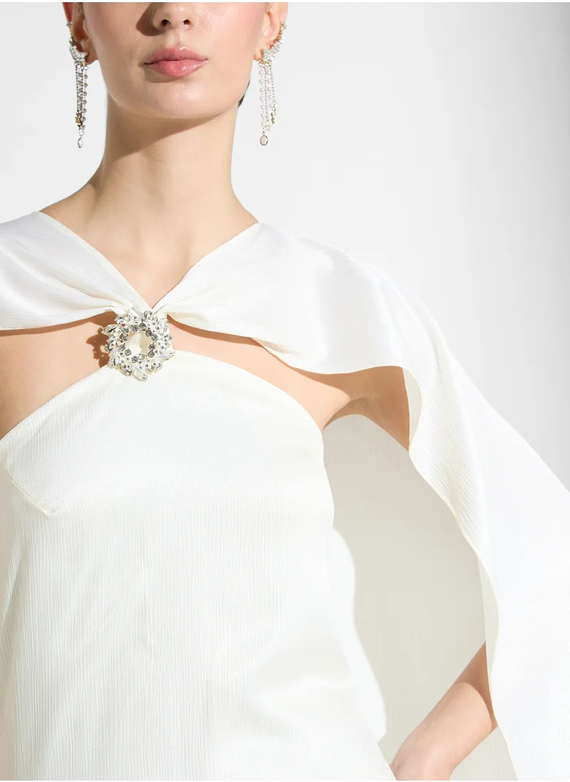 نمشي x Dress With Exaggerated Cape Trail