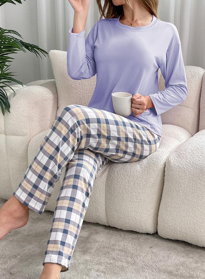 تايك تو طقم من بنطال بيجاما بطبعة مربعات وتيشيرت سادة - Image 3