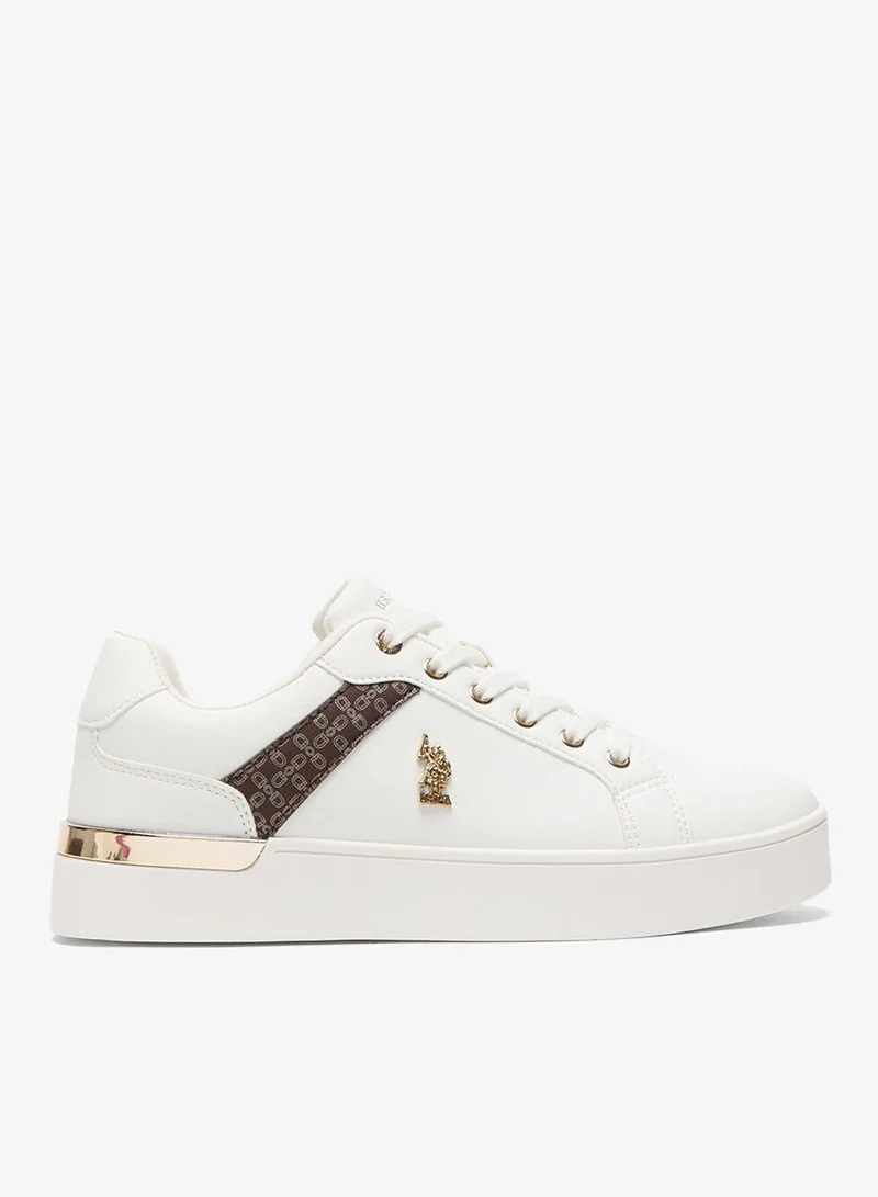 يو اس بولو اسن سنيكرز نسائي أبيض كلاسيكي بلمسة بنية داكنة وشعار ذهبي للاستخدام اليومي الأنيق