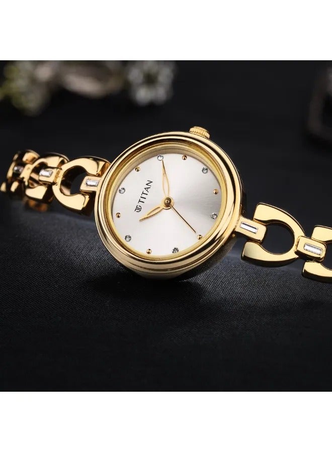 TITAN Women's Analog Round Shape Metal Wrist Watch - 2601YM04 - 32 Mm - Image 1