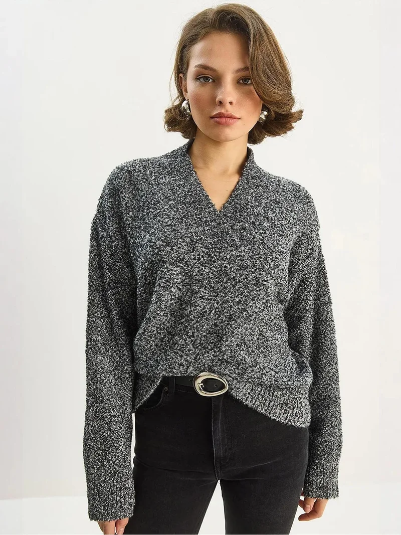 Bianco Lucci LUCCI V-Neck Long Sleeve Knit Sweater