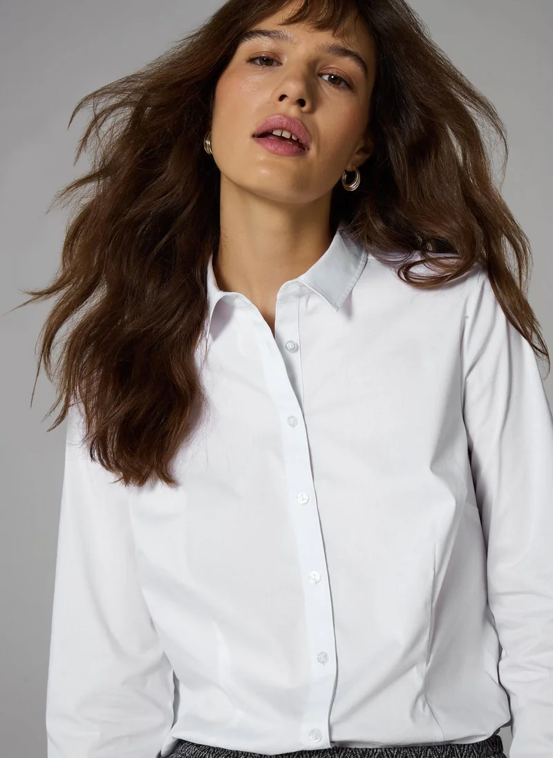 ماتلان قميص أبيض إت يو