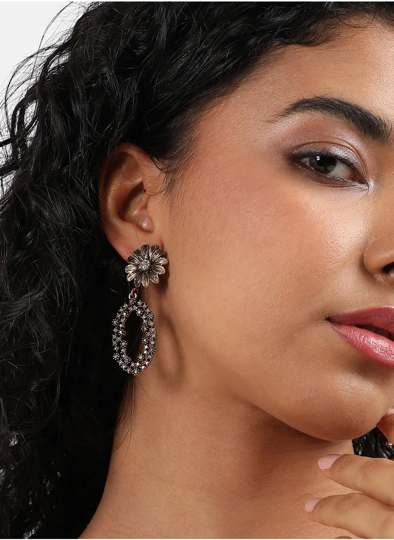 سوهي أقراط ديزي المتدلية البيضاوية المعقدة - ذهبي