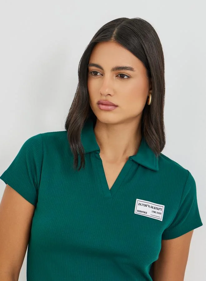 Styli Styli Wide Ribbed Contrast Badge Detail Cropped Polo T-Shirt