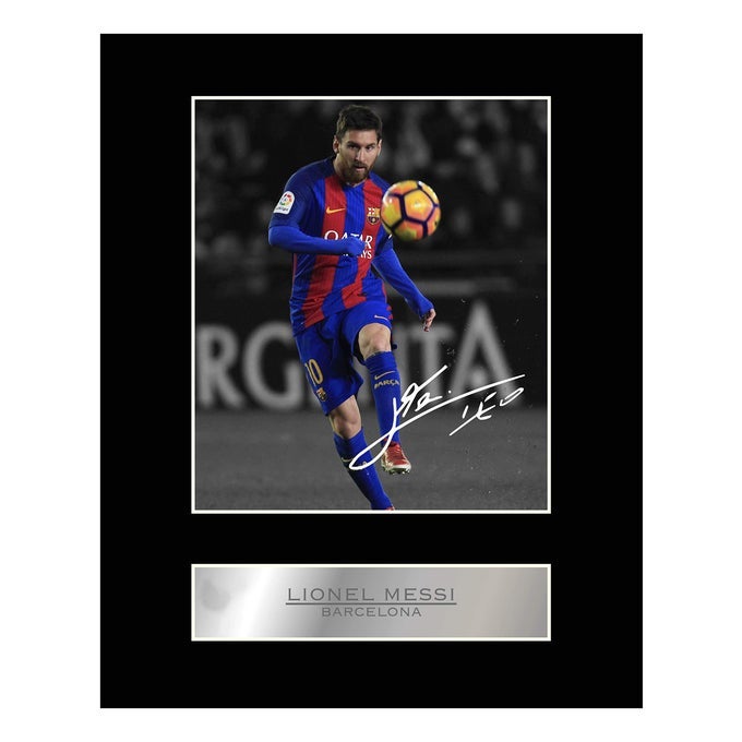 LIONEL MESSI BARCELONA SIGNED MOUNTED PHOTO DISPLAY