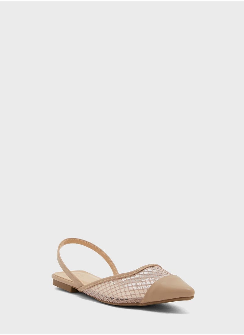 Net Detail Pointed Flat Shoe