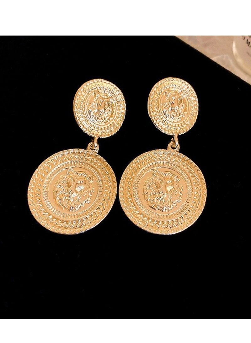 Women's Light Luxury Advanced Retro Earrings  - Image 2
