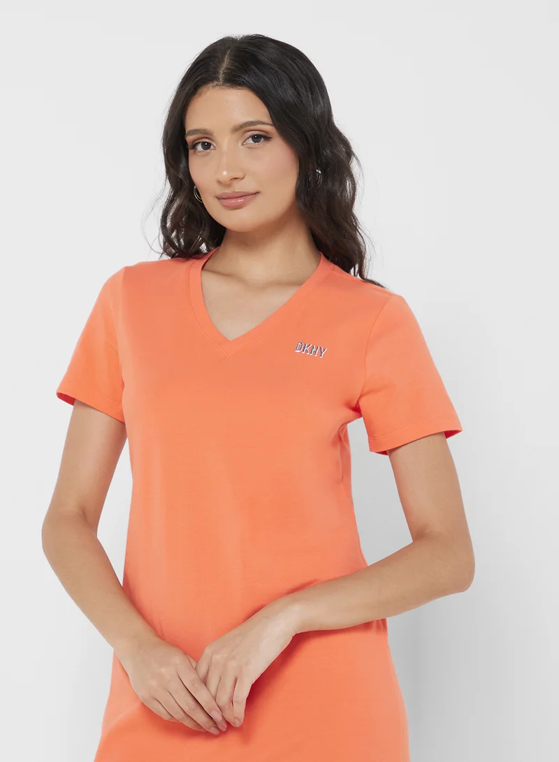 دي كاي أن واي سبورت V-Neck T-Shirt Dress