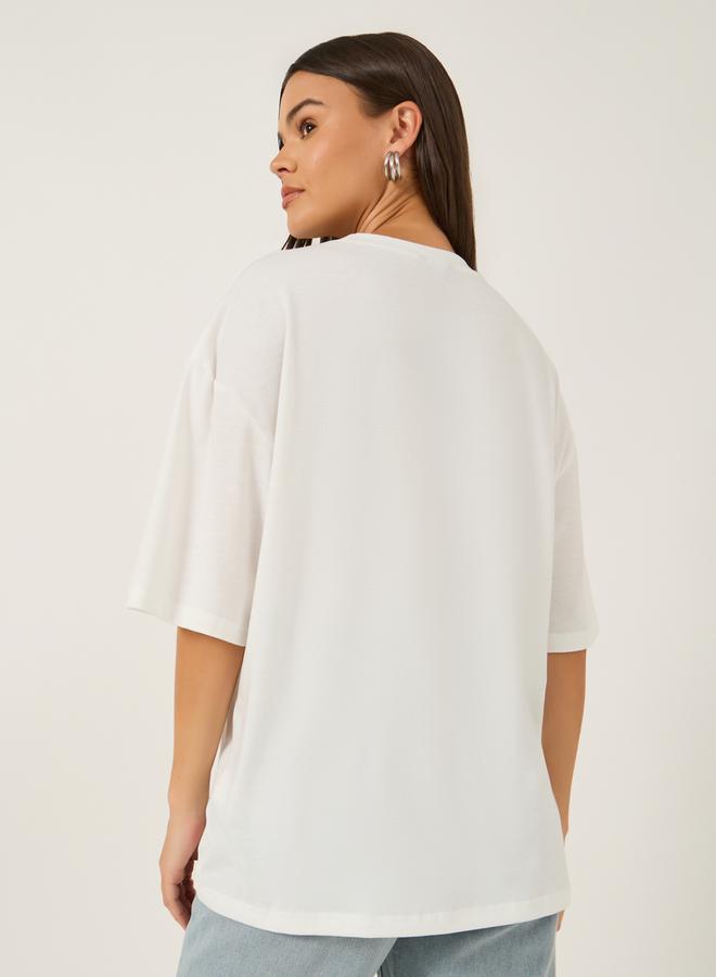 ستايلي تيشيرت مطرز بأكمام قصيرة مقاس كبير - Image 4