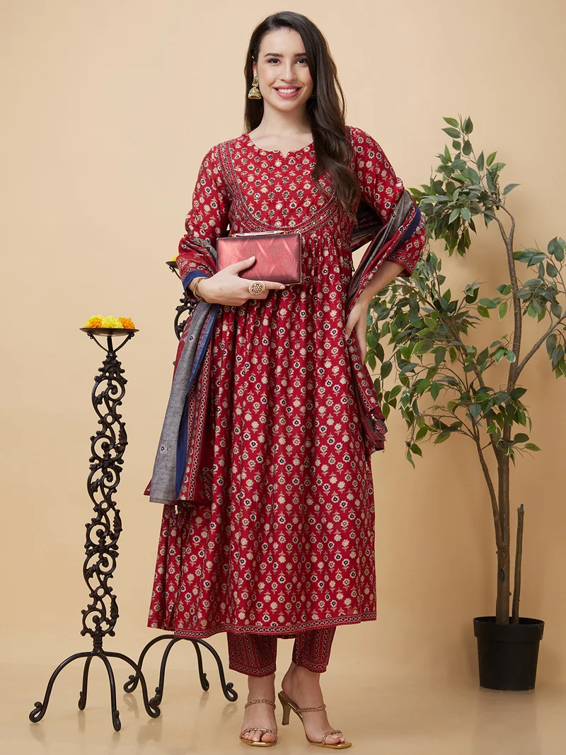 globus Women Maroon Floral Printed Regular Anarkali Kurta & Trousers With Dupatta