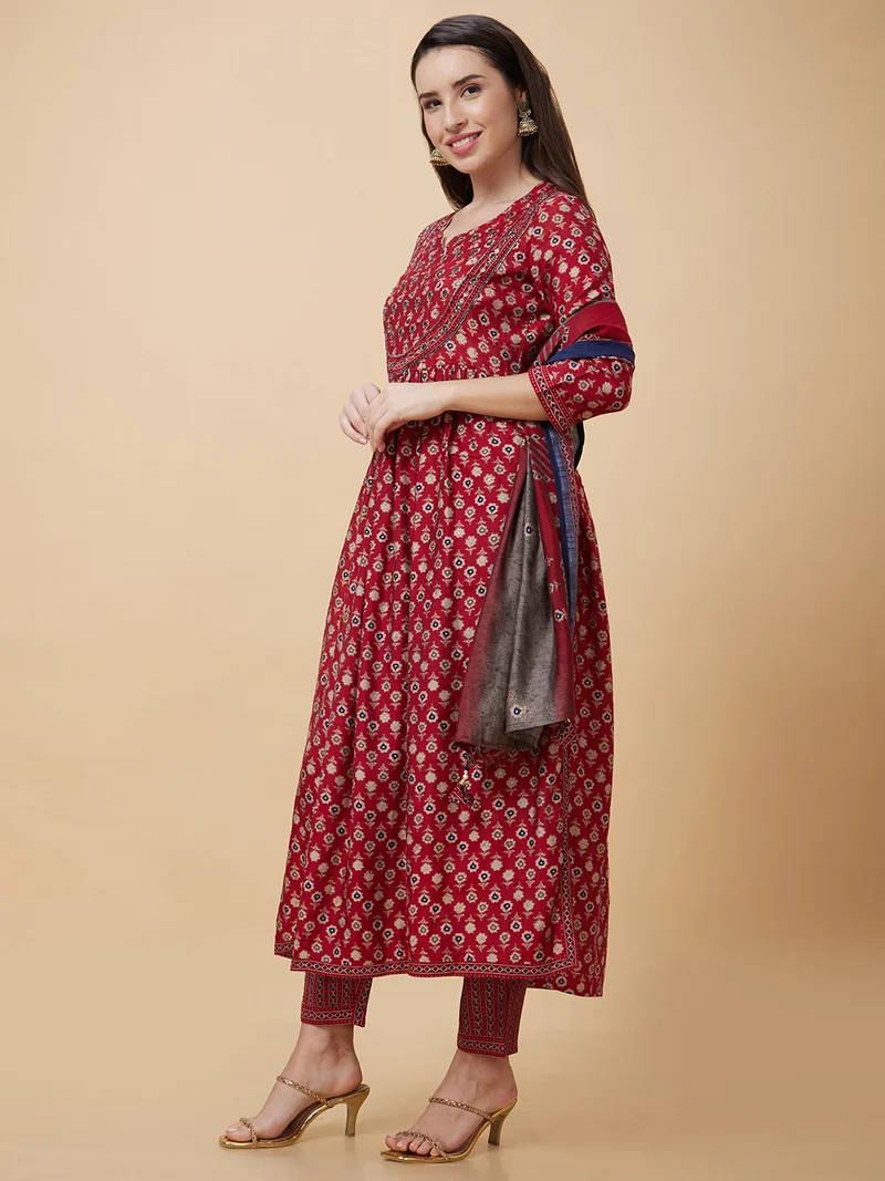 globus Women Maroon Floral Printed Regular Anarkali Kurta & Trousers With Dupatta