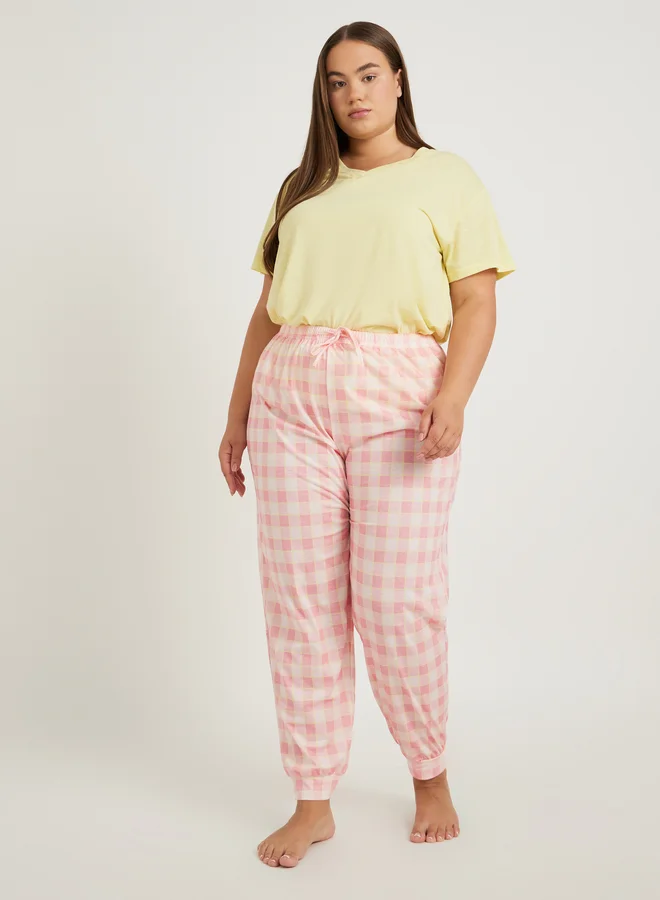 Styli Plus Size Slubbed V Neck T-Shirt and Checked Cuffed Pyjama Set