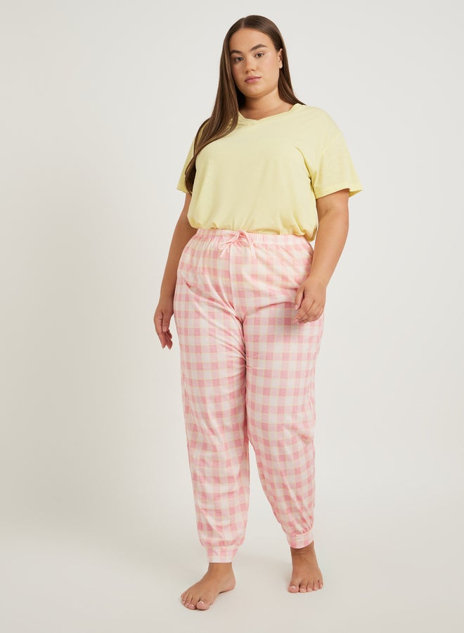 Styli Plus Size Slubbed V Neck T-Shirt and Checked Cuffed Pyjama Set - Image 3