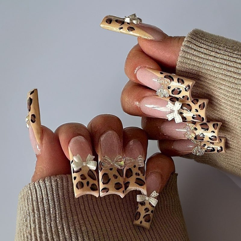 أظافر لاصقة قابلة للارتداء من اللوز مع ورق الذهب XH-87-33 - Image 4