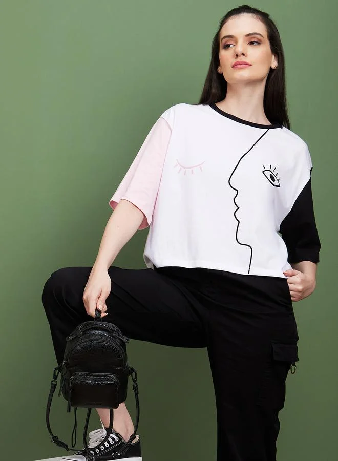 globus Color Block Graphic Print Round Neck T-Shirt