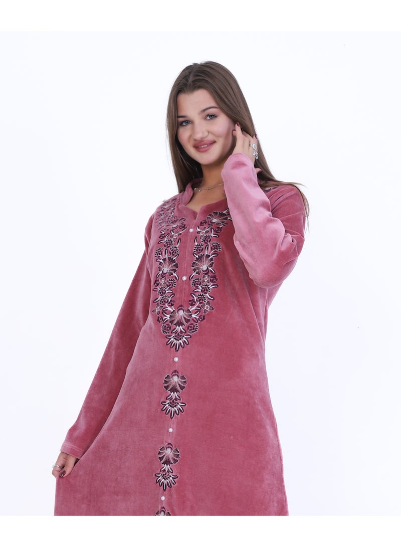 زيكوتكس  عباية / جلابية شتوية نسائية قطيفة فاخرة - تطريز تقليدي أنيق - لون وردي داكن (Dusty Rose) - Image 3