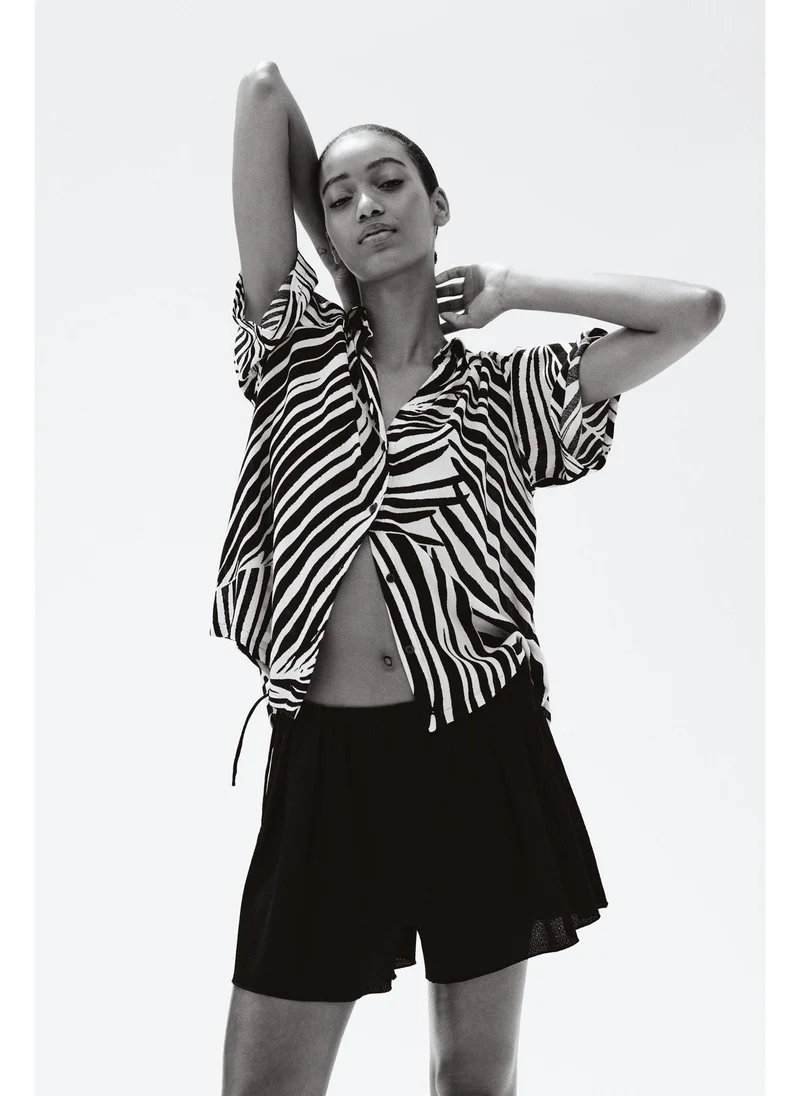 H&M Crinkled jersey shorts