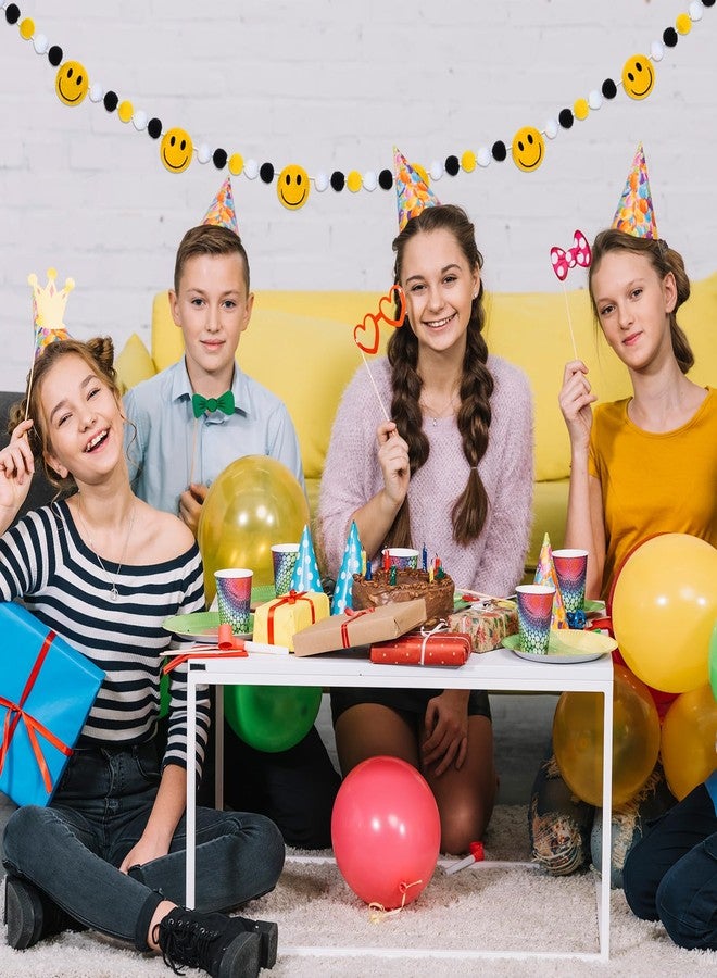 وولاين لافتة وجه مبتسم من اللباد، لافتة عيد ميلاد سعيد، لافتة كرات بوم بوم سوداء وصفراء وبيضاء لطيفة، زينة معلقة للفصول الدراسية والمنزل وحفلات استقبال المولود وحفلات أعياد الميلاد - Image 4