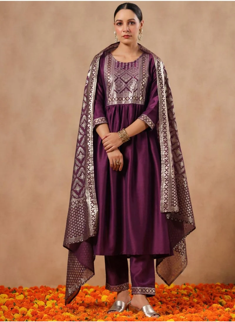 آي شين Wine Kurta Set Straight Fit 3/4 Sleeve Sleeve made from Poly Silk featuring Self Design design and Round Neck neckline - Perfect for Ethinic!