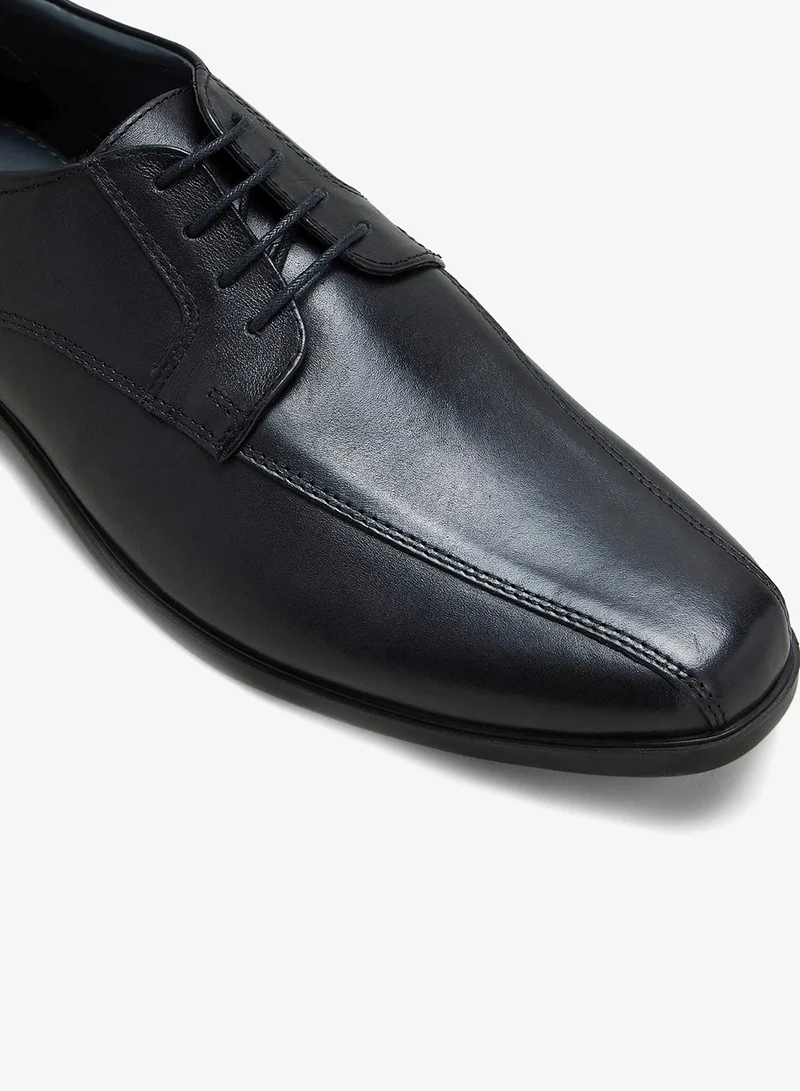 ماتلان أحذية ديربي سوليفليكس سوداء بخطوط تراملاين