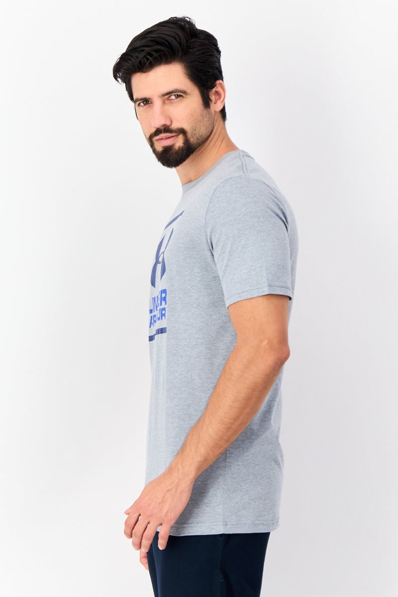 UNDER ARMOUR تي شيرت رياضي للرجال بأكمام قصيرة مناسب في الهواء الطلق، رمادي - Image 3