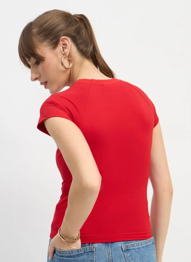 ساسافراس Red Graphic Printed Crop T-Shirt for Women