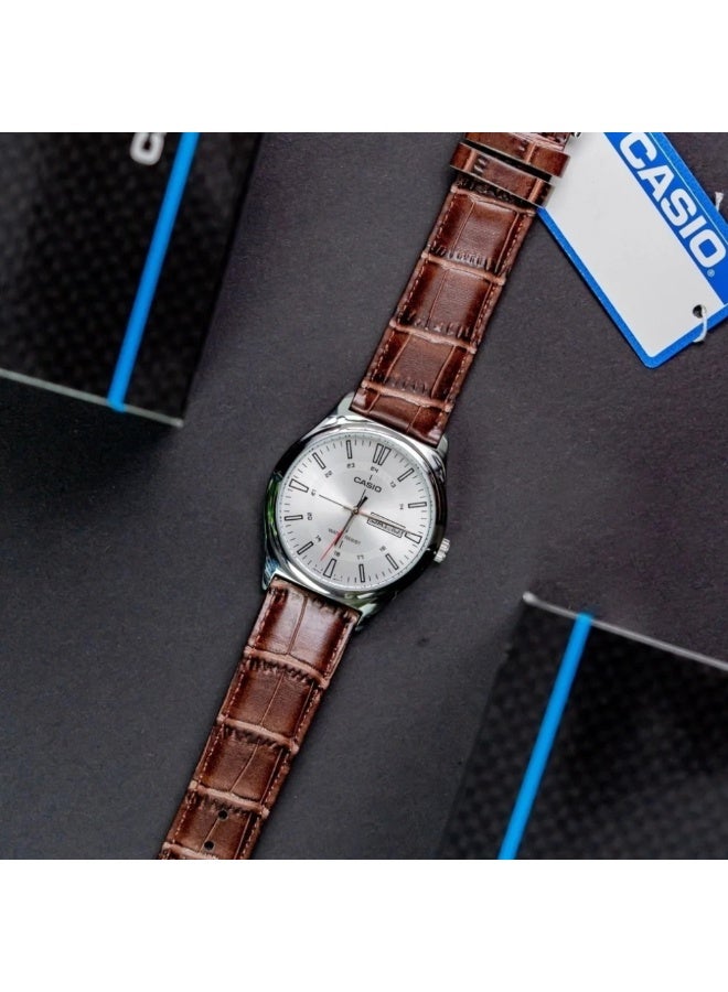 كاسيو ساعة كاسيو للرجال MTP-V006L-7CUDF – قرص فضي، سوار جلد بني، عرض اليوم والتاريخ، هيكل كلاسيكي من الستانلس ستيل - Image 3