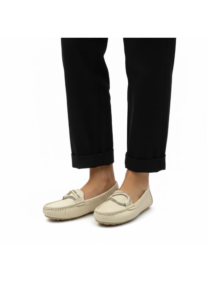 Classic women's loafer in a luxurious material – the perfect choice for every look - Image 1