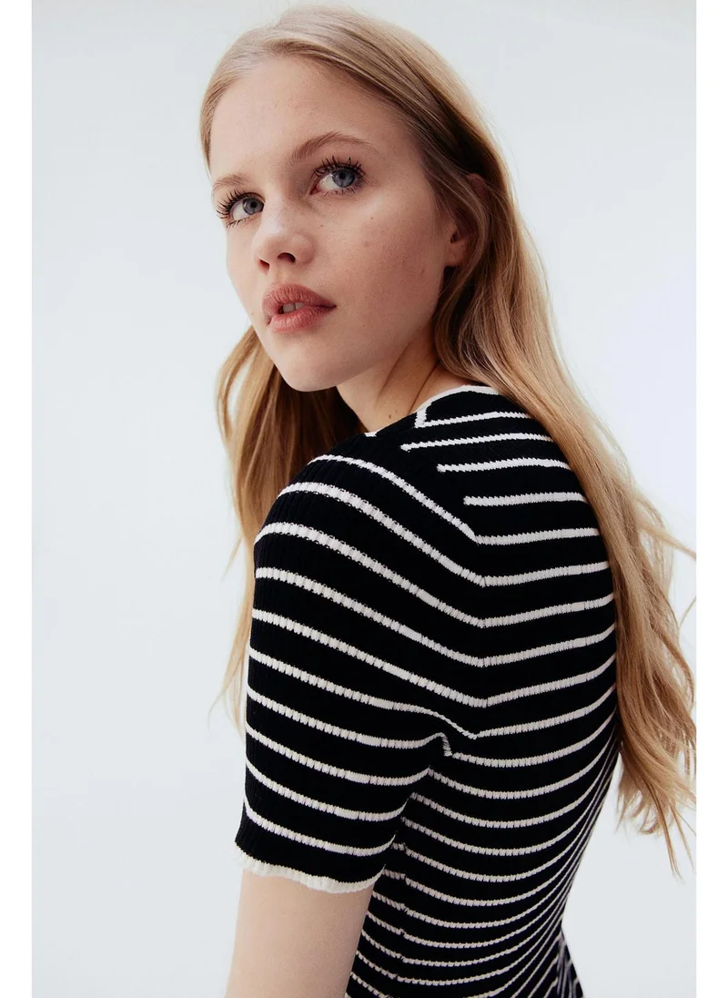 اتش اند ام Rib-knit flared-skirt dress