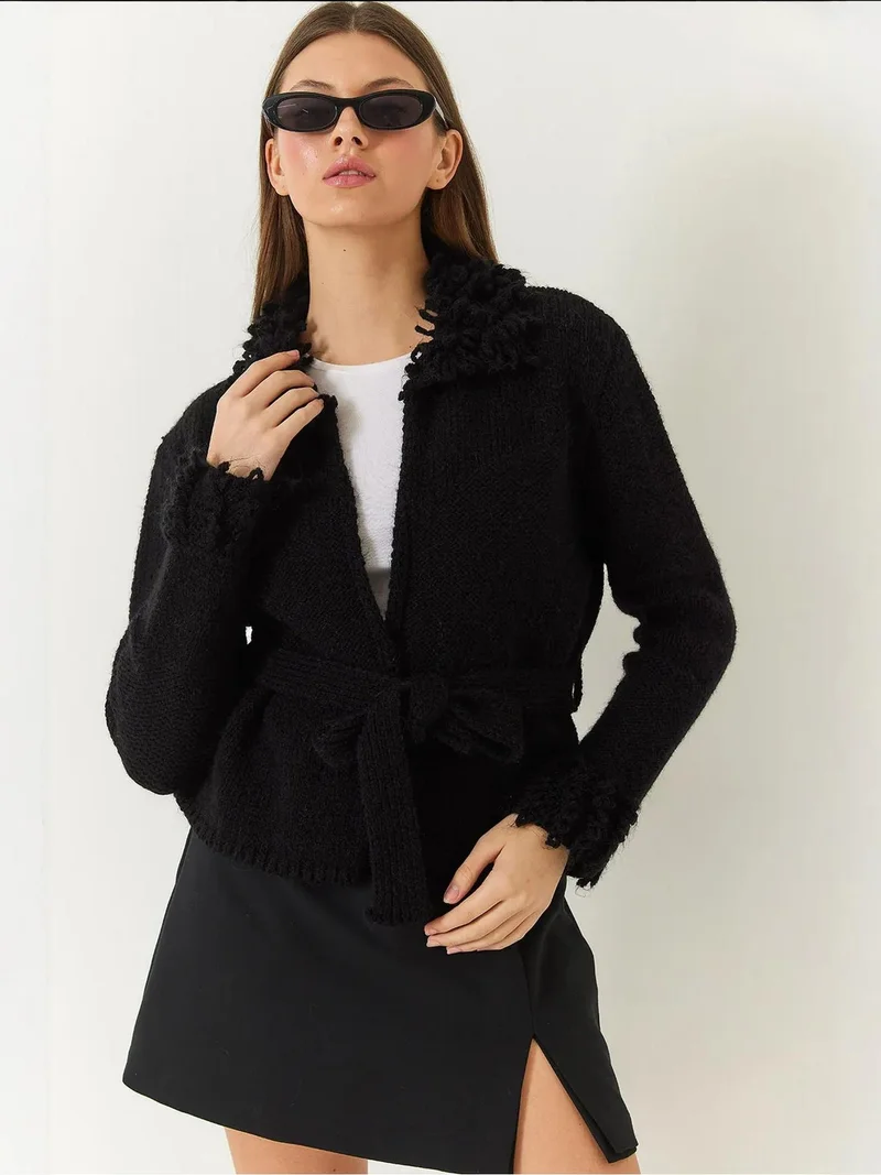 بيانكو لوتشي كارديجان بياقة شال ورباط مكشكش