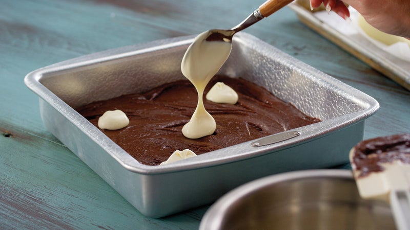Doughmakers 9" Square Cake Commercial Grade Aluminum Bake Pan - Image 2