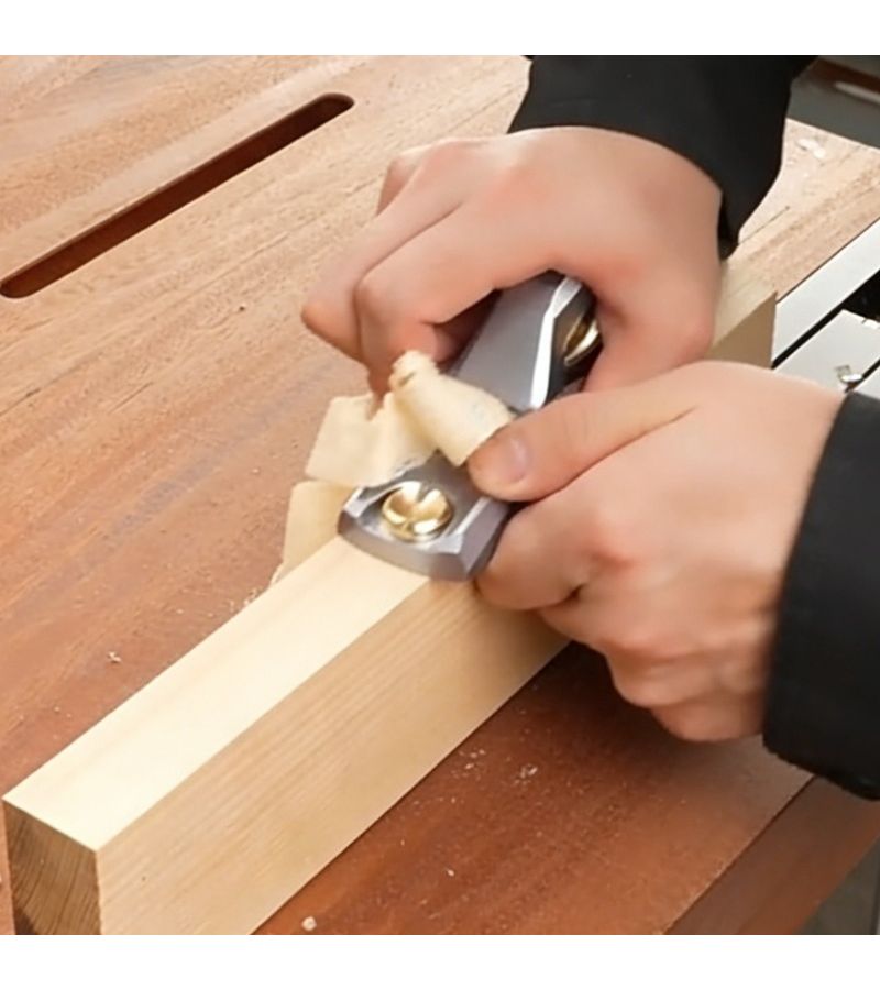 أداة النجارة اليدوية الكبيرة السوداء المصنوعة من الألومنيوم لتشذيب الخشب في أعمال النجارة - Image 1