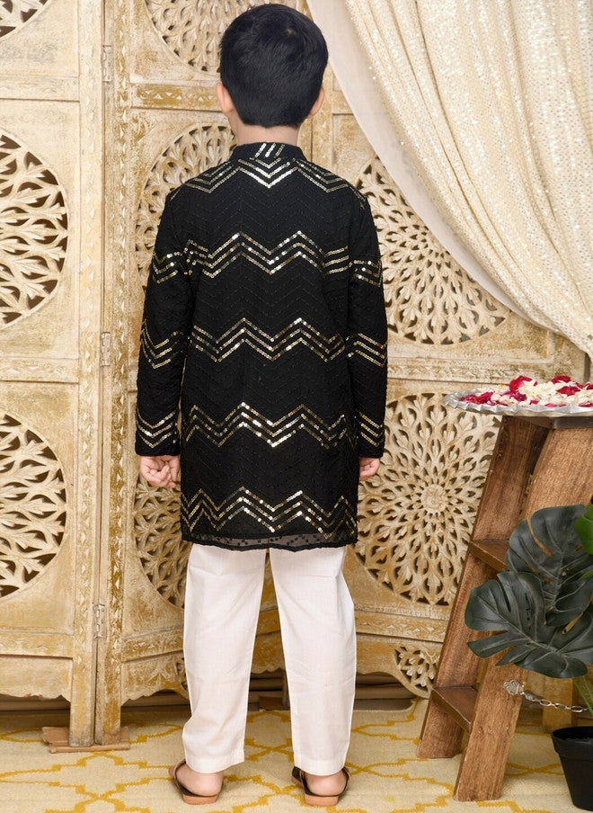 Saka Designs كُرتا أسود مزخرف بالفصوص للأولاد مع بيجاما - Image 5