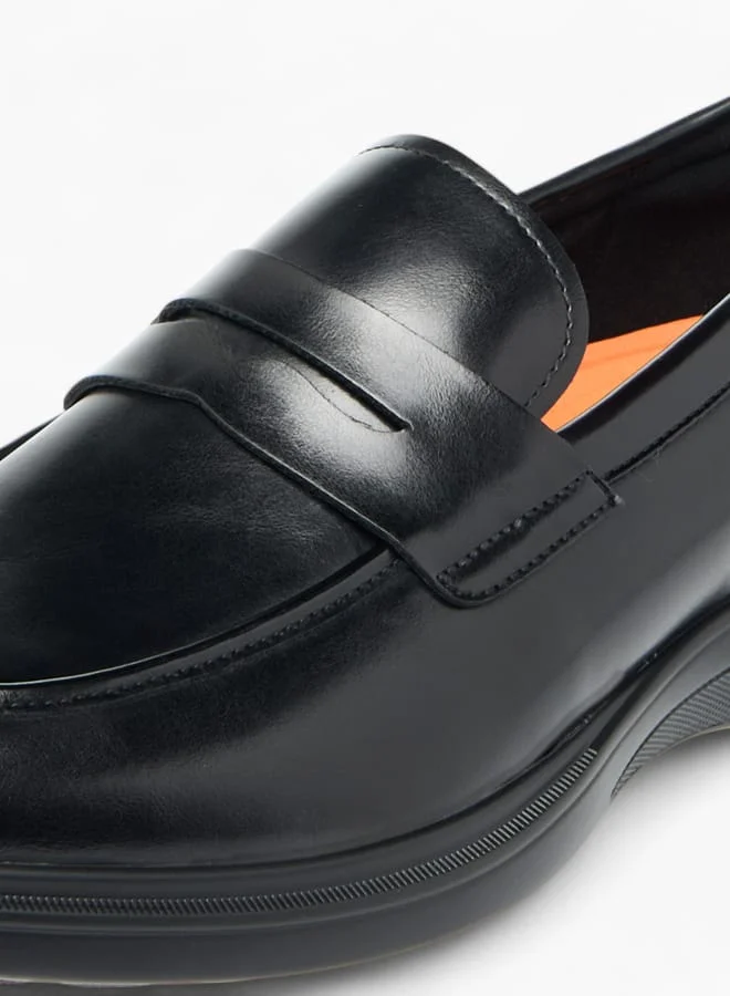 لو كونفورت Mens Solid Slip-On Loafers With Cutout Detail