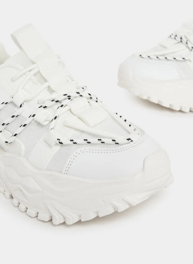 Styli Chunky Sole Rope Chain Decor Sneakers