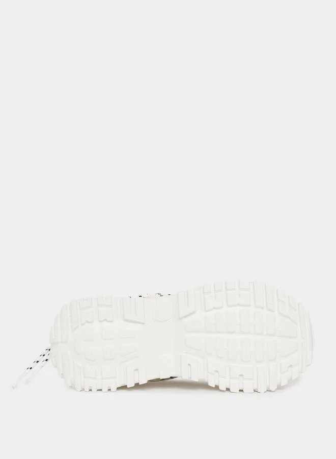 Styli Chunky Sole Rope Chain Decor Sneakers