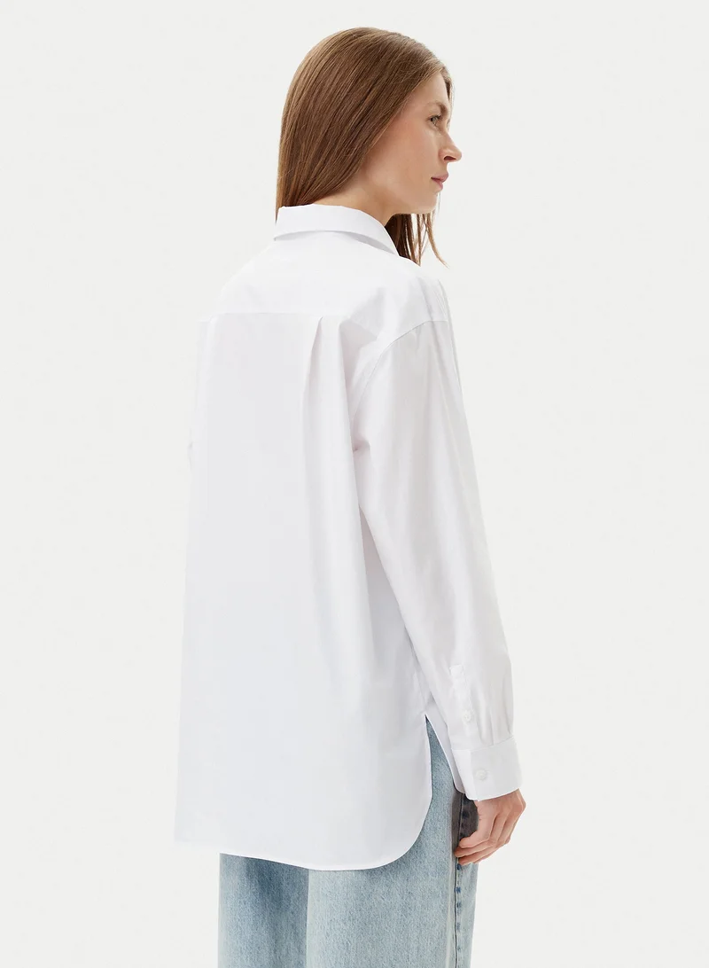 كالفن كلاين جينز تيشيرت بأكمام طويلة وشعار