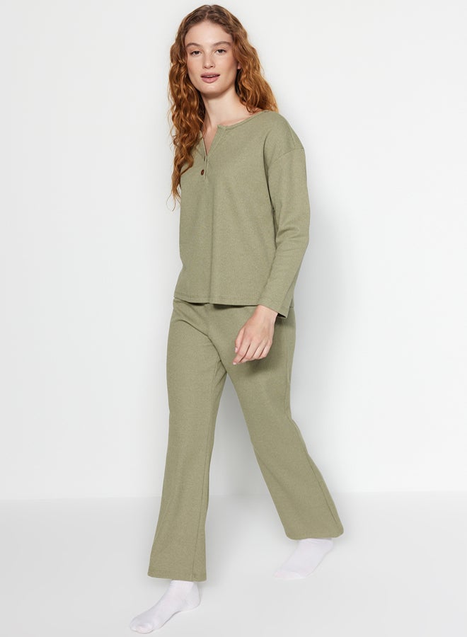 trendyol Green Waffle Tshirt-Pants Knitted Pajama Set - Image 4