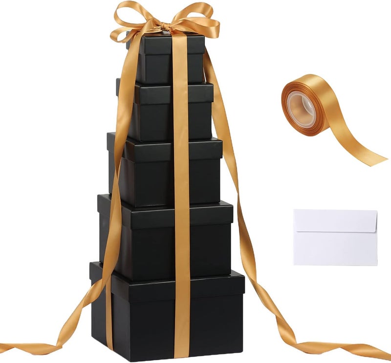 CHARMGIFTBOX 5 مجموعة ��ن صناديق الهدايا المربعة الكبيرة القابلة للتكديس مع أغطية للهدايا، مقاسات من 4 إلى 8 بوصة، صندوق هدايا أسود قابل للتكديس مع بطاقة شريط لحفلات الزفاف وأعياد الميلاد وعيد الحب وعيد الميلاد. - Image 1