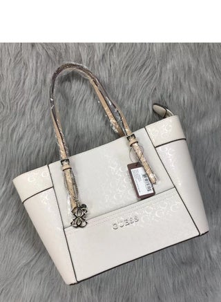 GUESS handbag - pzsku/ZC2287E9716C1A6738B05Z/45/_/1697247867/033b901a-332c-411a-8d87-d083bac31789