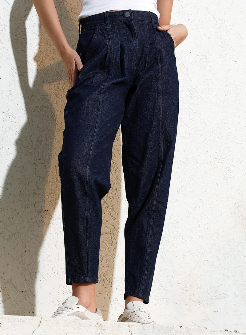 كامبوس سوترا Campus Sutra Women's Navy Blue Dark-Wash Tapered Denim Jeans For Casual Wear | High-Waist | Regular Fit | Button Closure | Denim Jeans Crafted With Comfort Fit For Everyday Wear