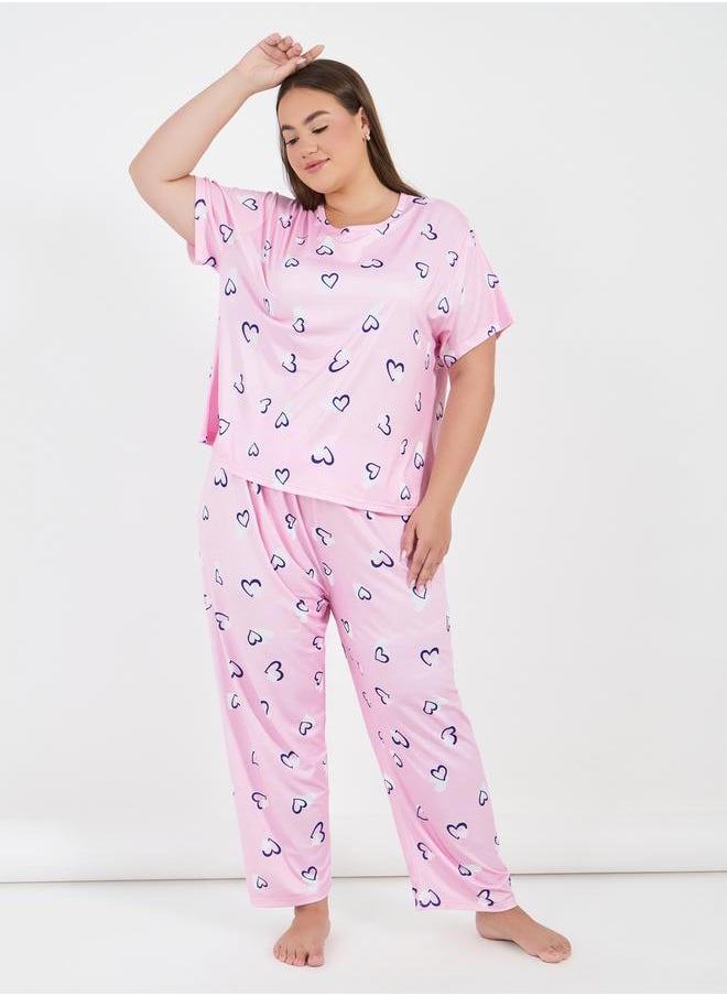 Styli Plus Size All Over Heart Print T-Shirt & Pyjama Set  - Image 1