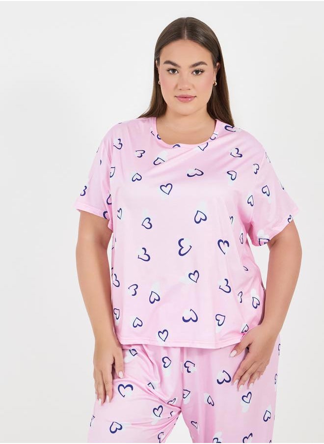 Styli Plus Size All Over Heart Print T-Shirt & Pyjama Set  - Image 2