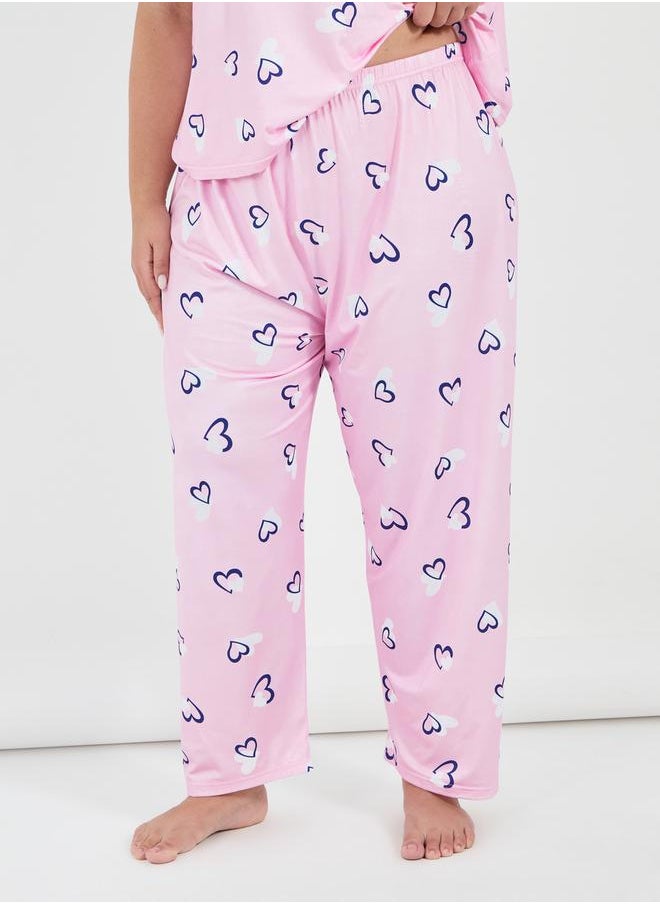 Styli Plus Size All Over Heart Print T-Shirt & Pyjama Set  - Image 5