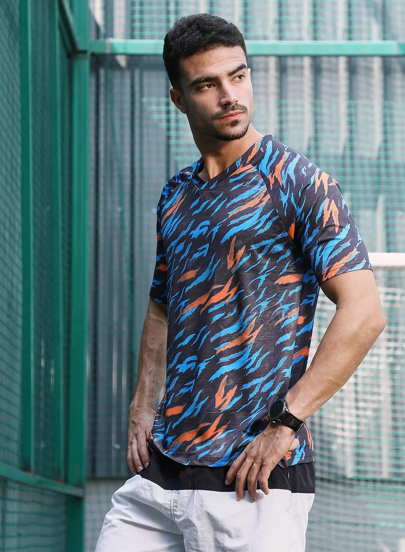 CAHOOT  Men's Sky Blue & Charcoal Black Block-Swirl Activewear T-Shirt for Men | Best Price UAE