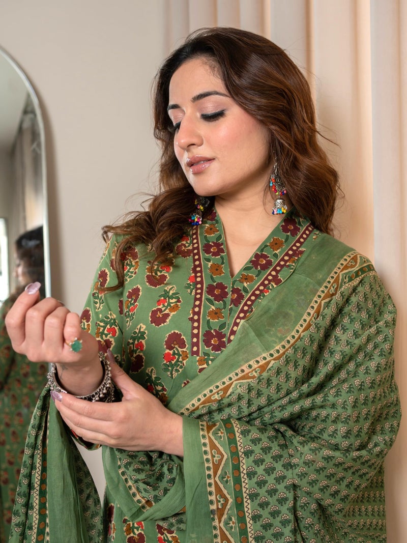 Arayna Women’s Cotton Printed Kurta Set with Pants & Dupatta – 3/4 Sleeve | Elegant Ethnic Wear, Green, 3X-Large - Image 4