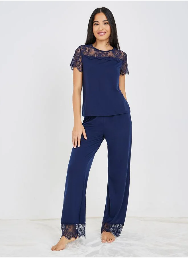 ستايلي Eyelash Lace Trim T-Shirt & Pyjama Set
