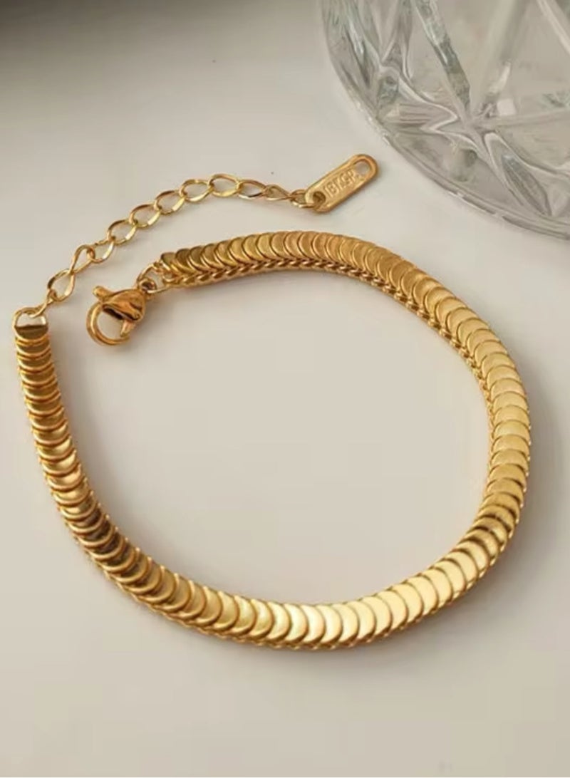 إيكوال اسوارة نسائية أنيقة وعالية الجودة مصنوعة من الاستانلس ستيل مطلية باللون الذهبي - Image 3