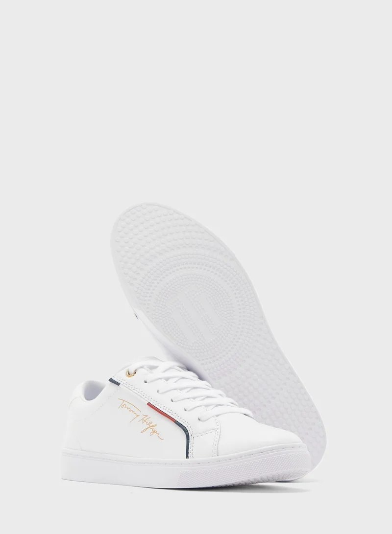 TOMMY HILFIGER Signature Low Top Sneaker